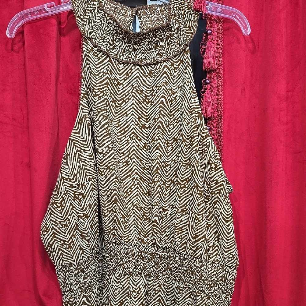 Gold and Black Patterned Sleeveless Dress - Picture 4 of 4
